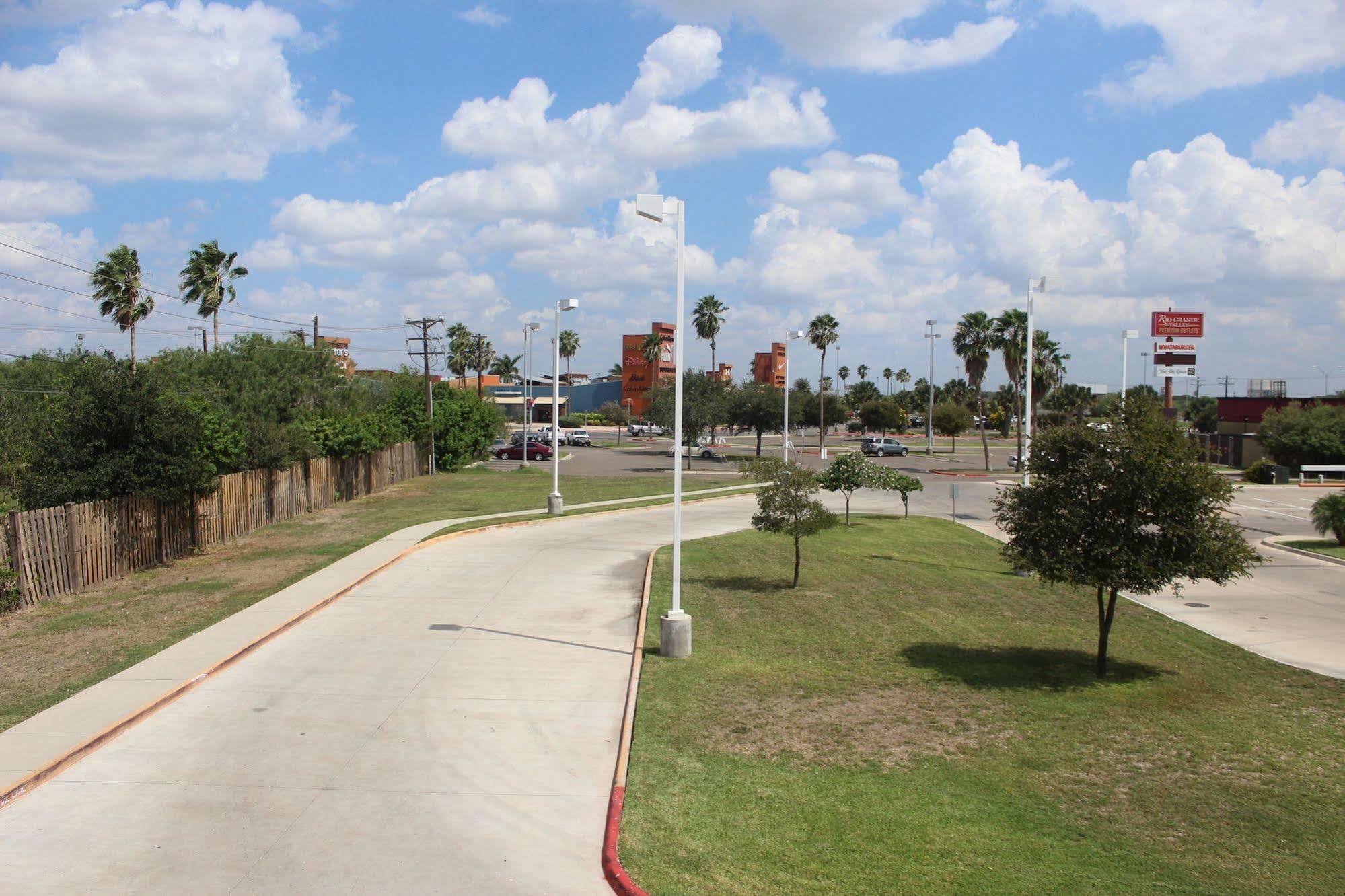 Quality Inn & Suites At The Outlets Mercedes-Weslaco Exterior photo